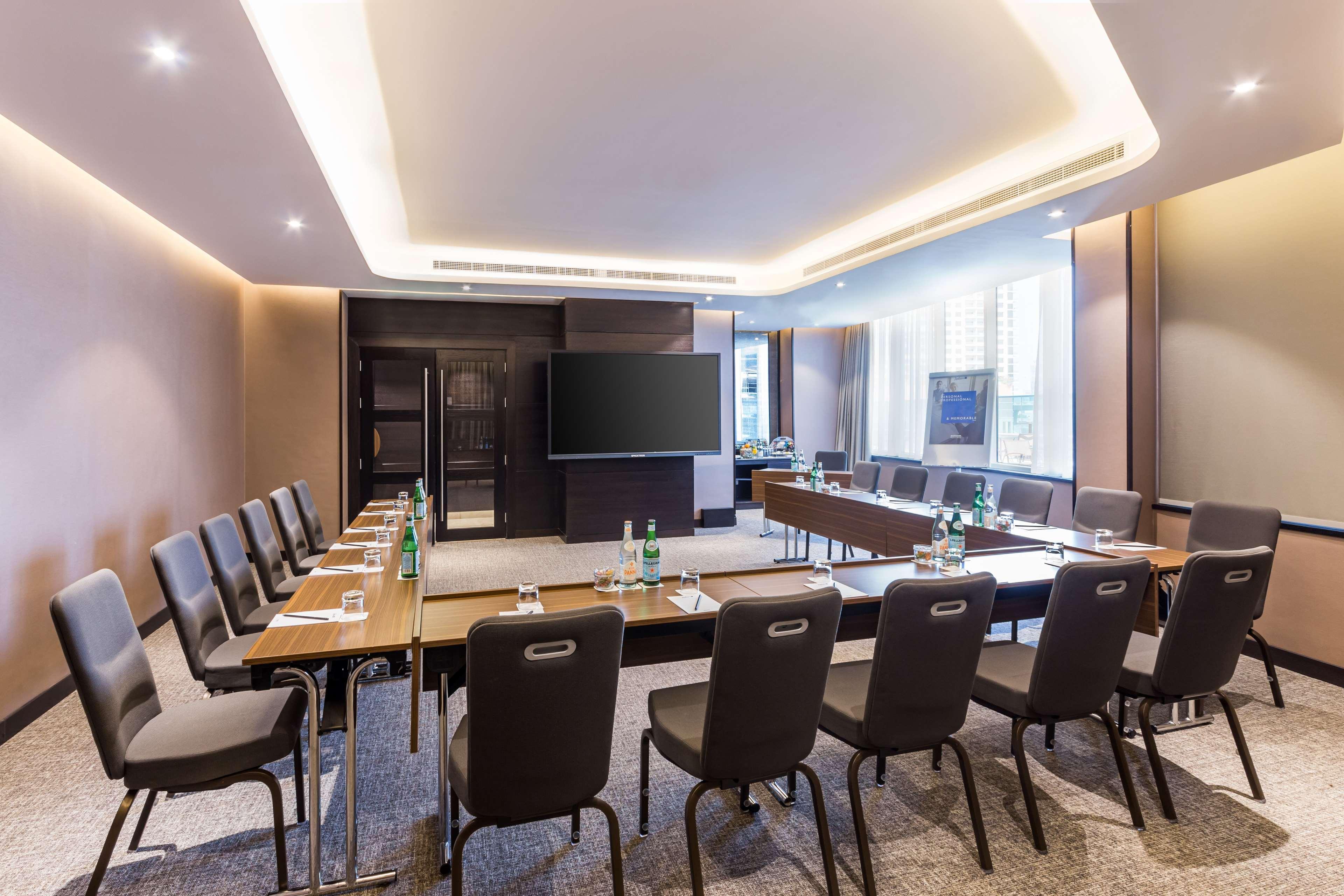 Hotel Radisson Blu Hotel, Canal View 5*