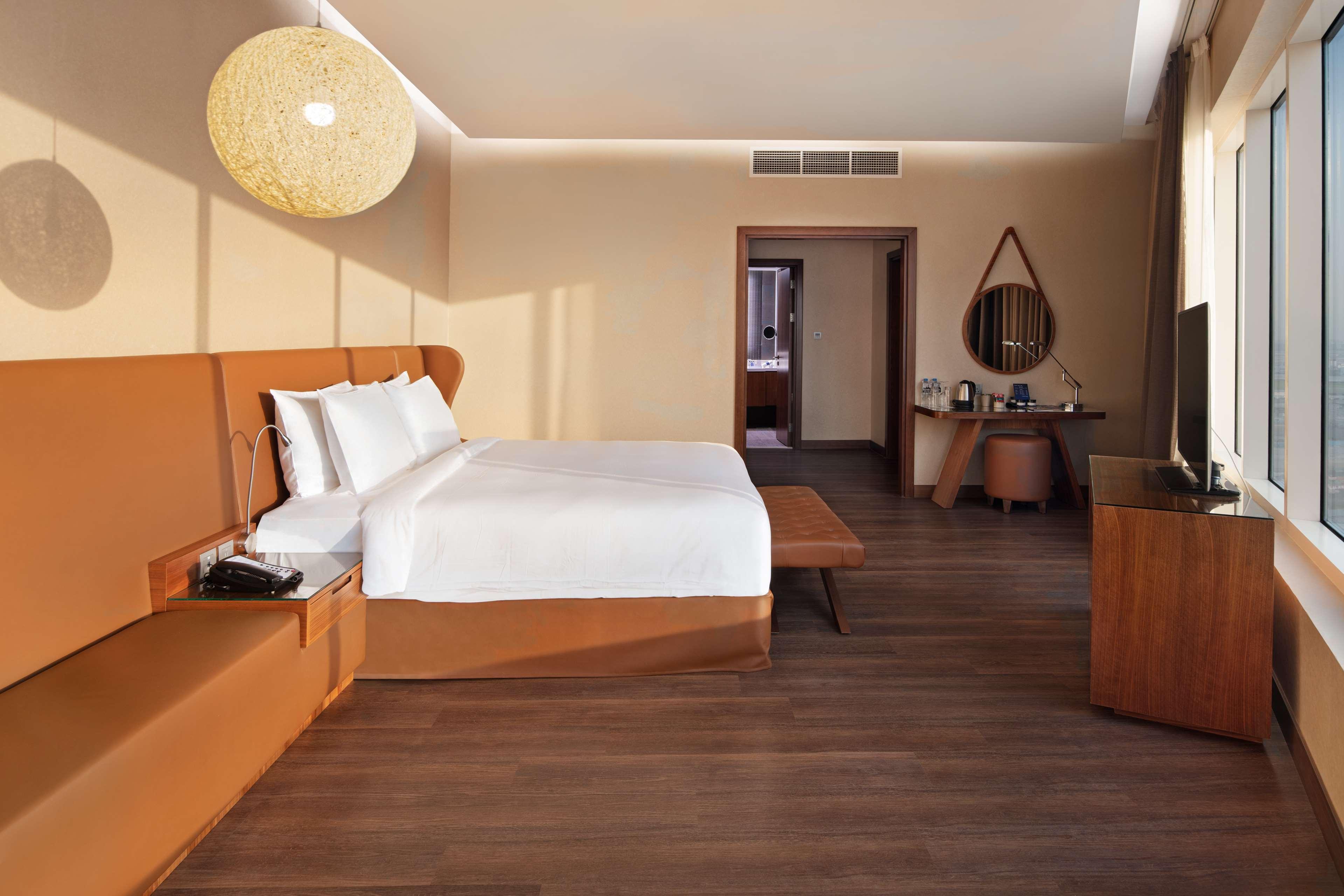 Radisson Blu Hotel, Canal View